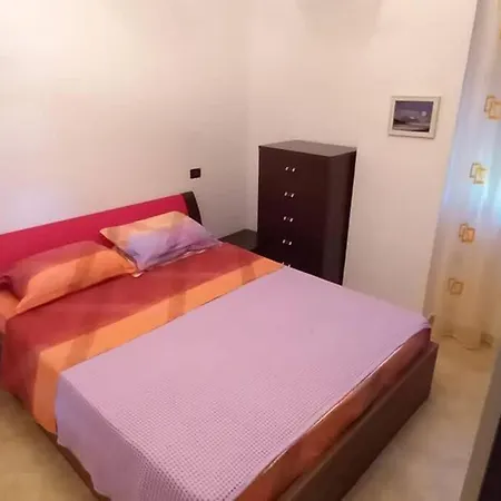Cozy In Apartment *